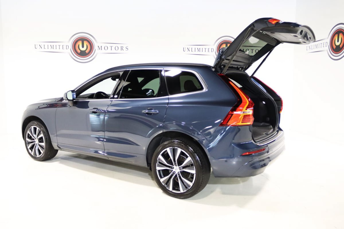 Used 2022 Volvo XC60 B5 Momentum w/ Advanced Package AWD/4WD image 28