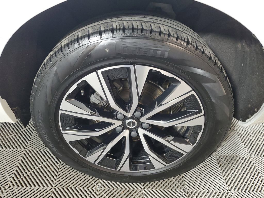 Certified 2024 Volvo XC60 B5 Core w/ Protection Package Premier image 13