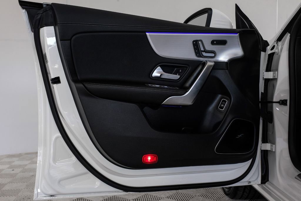 Used 2020 Mercedes-Benz CLA 250 image 42