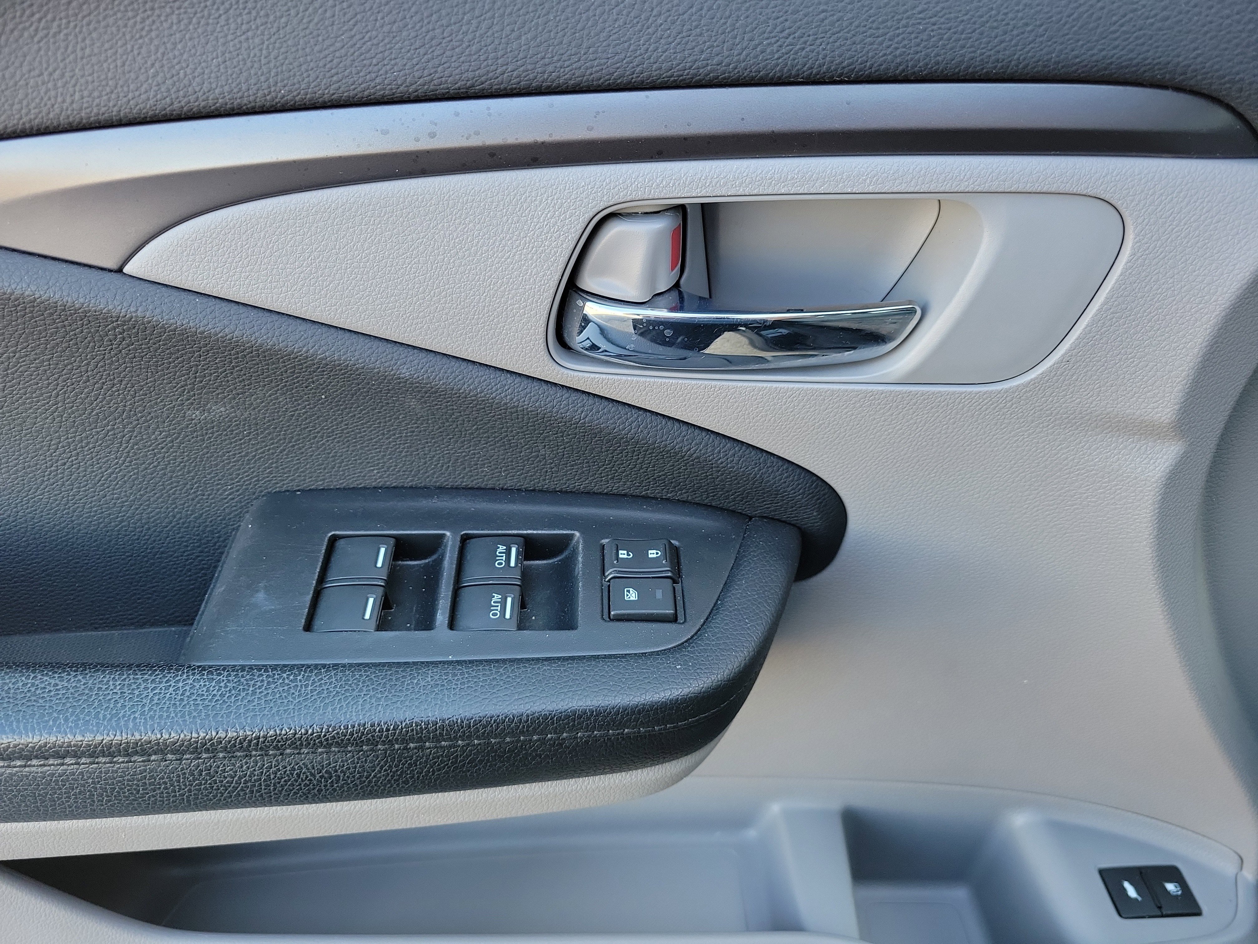 Used 2016 Honda Pilot EX-L image 24