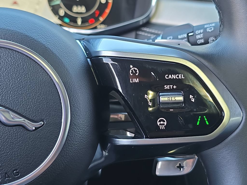 Certified 2025 Jaguar F-PACE R-Dynamic S AWD/4WD image 18
