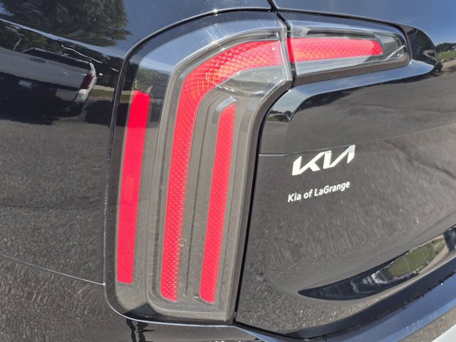 Used 2024 Kia Telluride EX w/ EX Captain's Chair Package FWD image 10