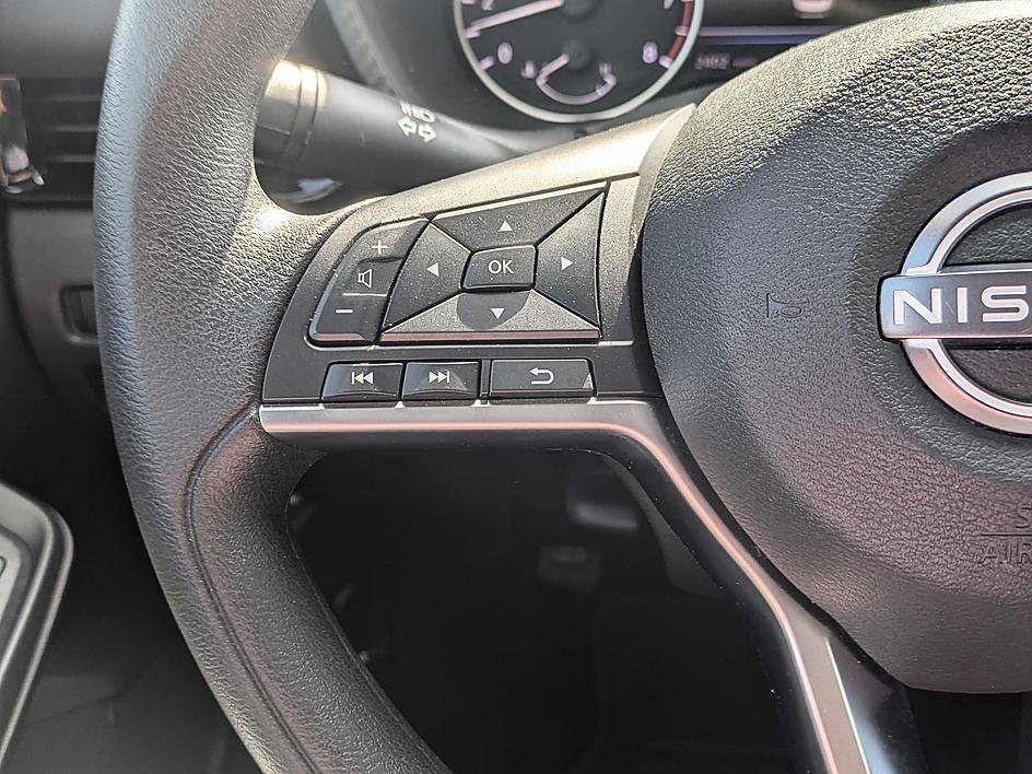 Used 2025 Nissan Sentra SV image 16