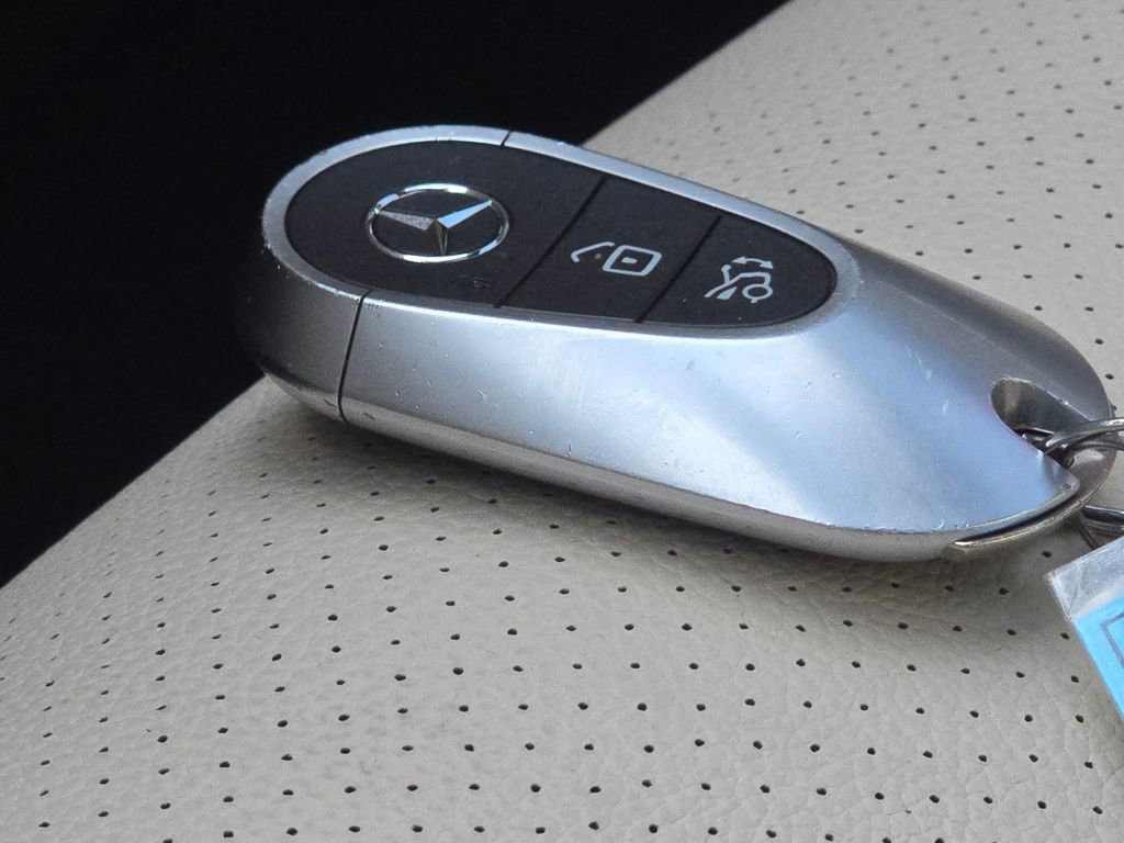 Certified 2023 Mercedes-Benz C 300 4MATIC Sedan image 34