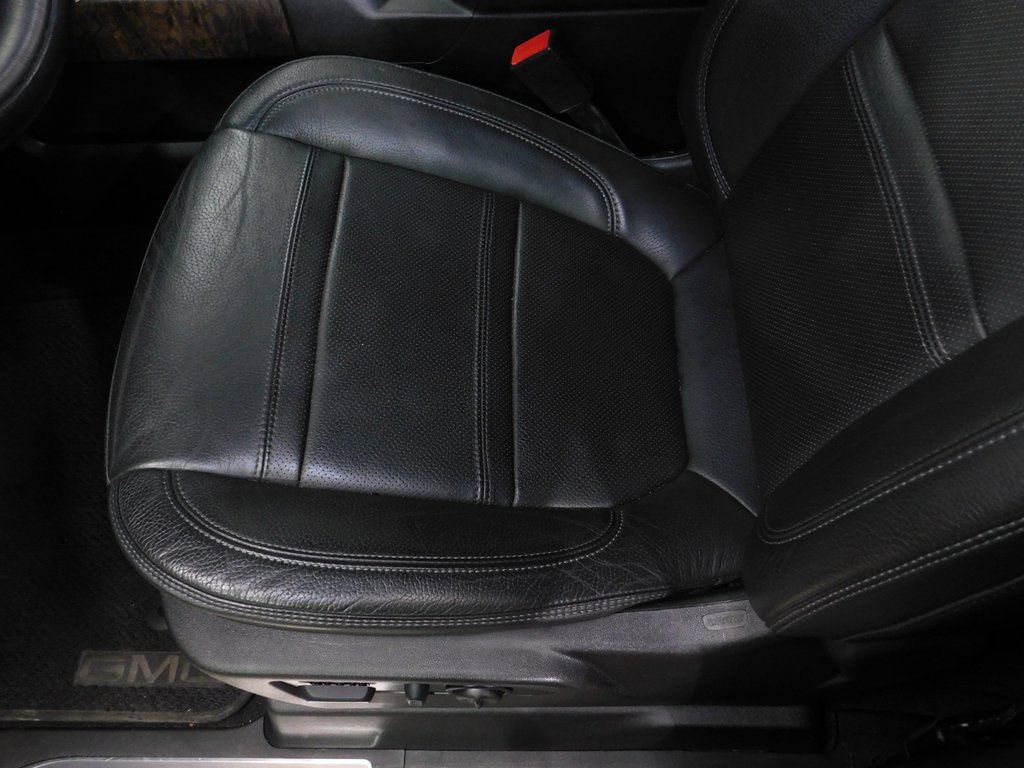 Used 2022 GMC Sierra 3500 Denali w/ Technology Package image 40