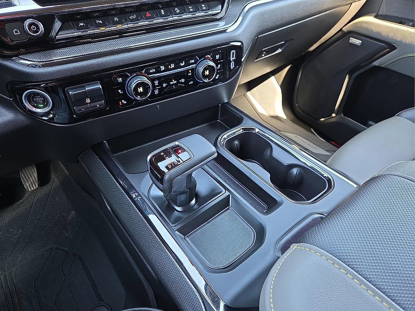 Used 2024 Chevrolet Silverado 1500 ZR2 w/ Technology Package image 25