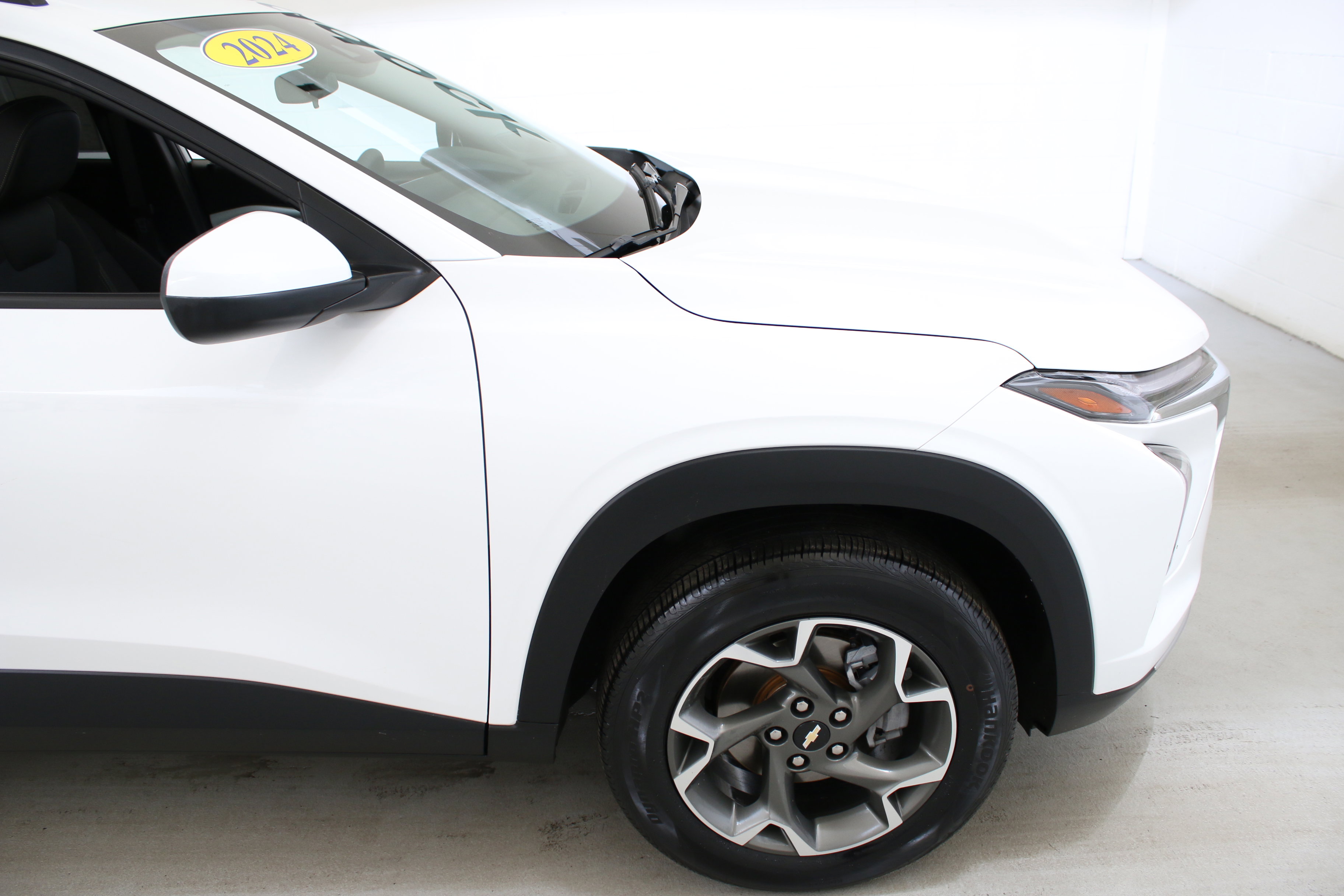 Used 2024 Chevrolet Trax LT image 11