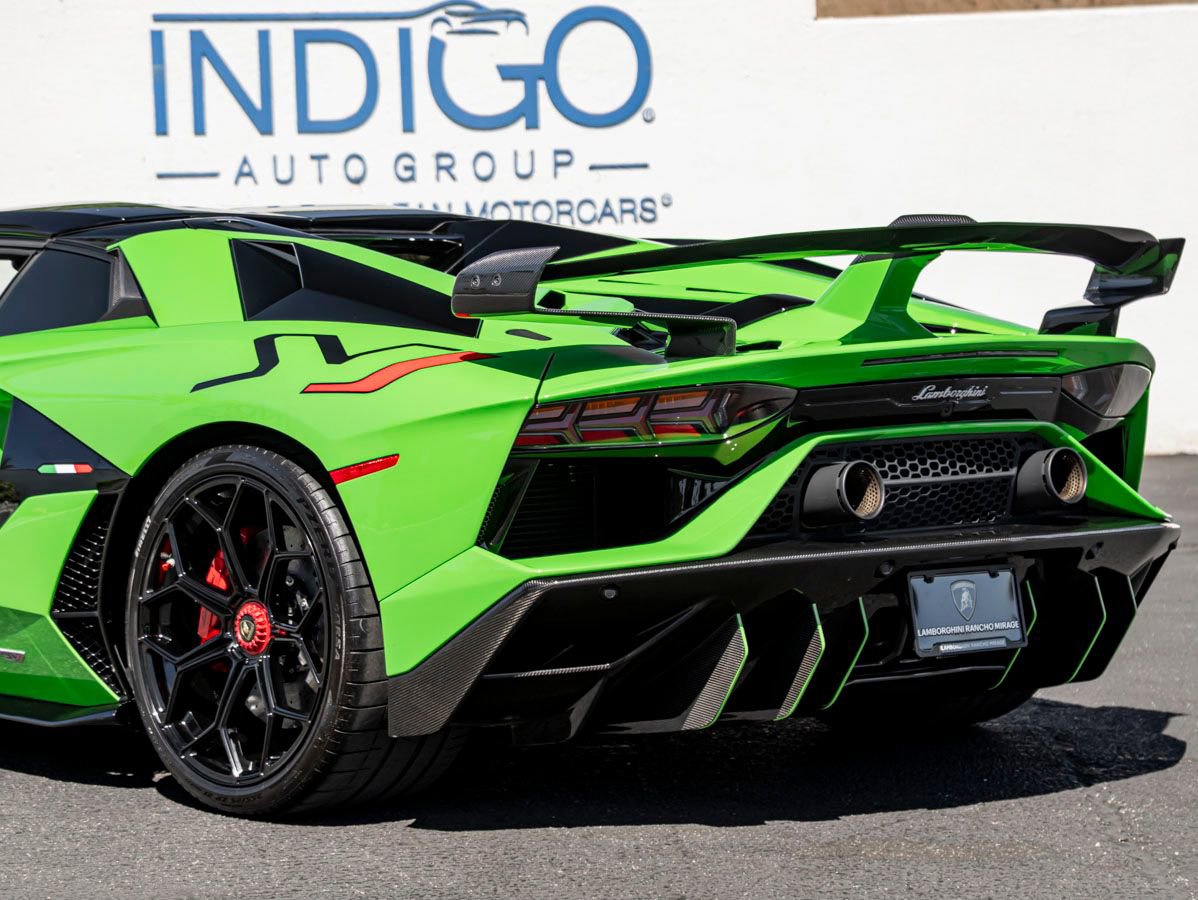 Used 2020 Lamborghini Aventador SVJ AWD/4WD image 11