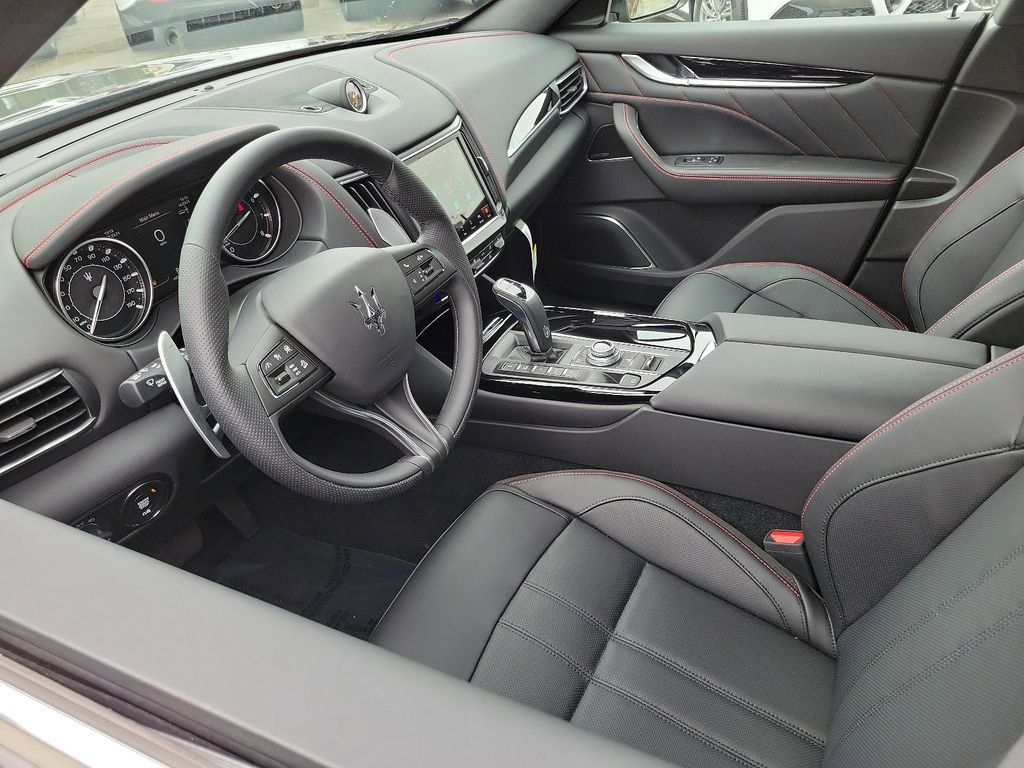 New 2024 Maserati Levante GT Ultima image 4