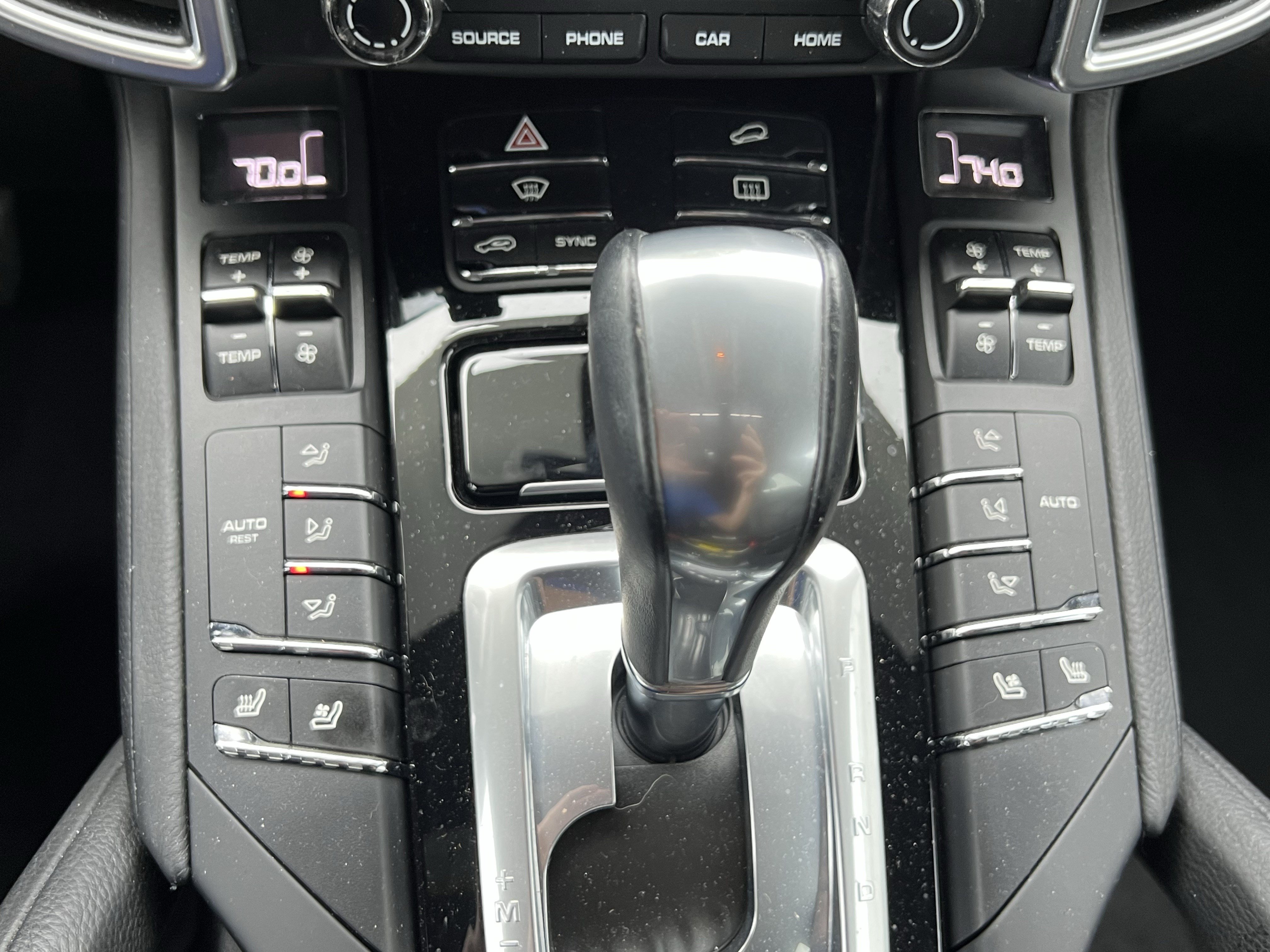 Used 2018 Porsche Cayenne Platinum Edition AWD/4WD image 30