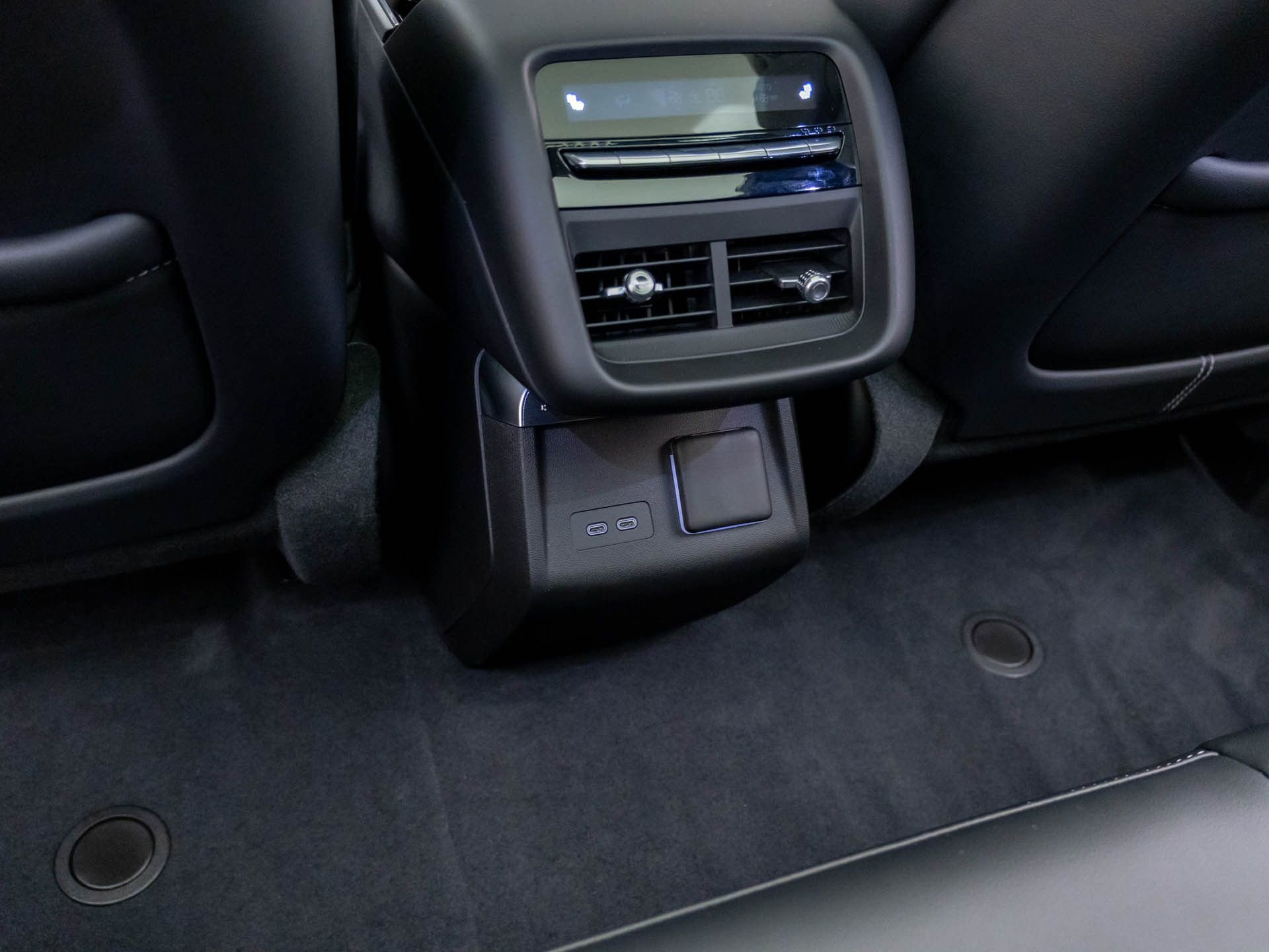 Used 2024 Cadillac Lyriq Luxury w/ LPO, Floor Liner Package image 23