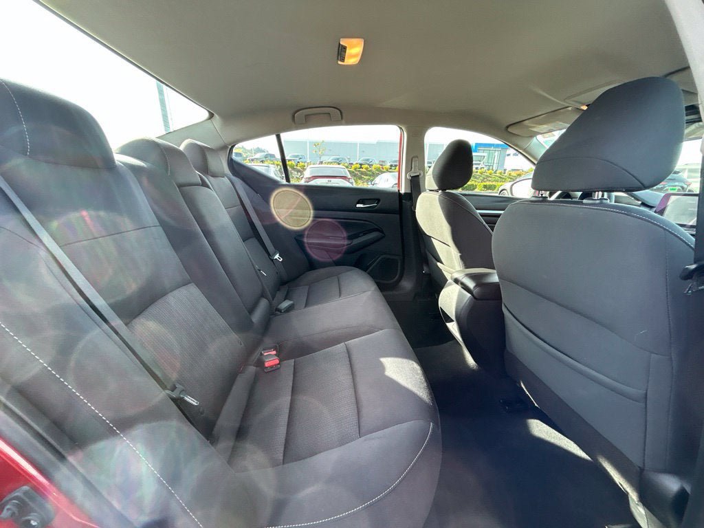 Used 2021 Nissan Altima 2.5 SV FWD image 12