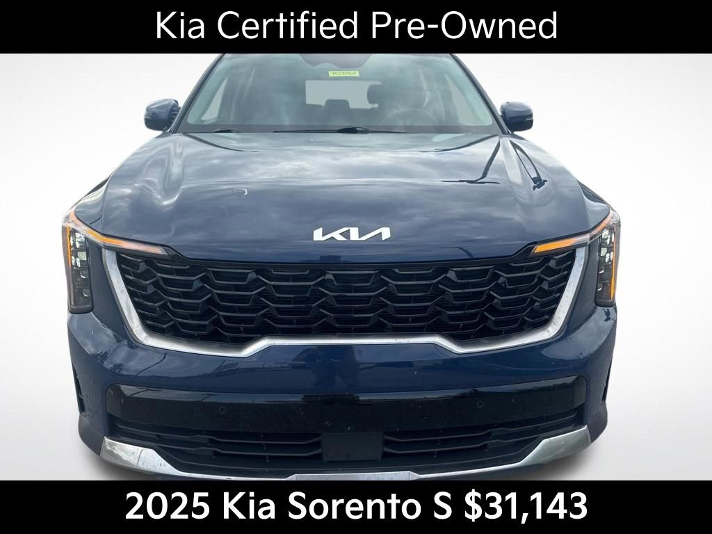 Certified 2025 Kia Sorento S image 10