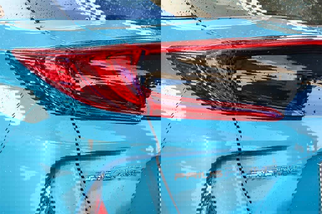 Used 2018 Toyota Prius Prime Plus image 9