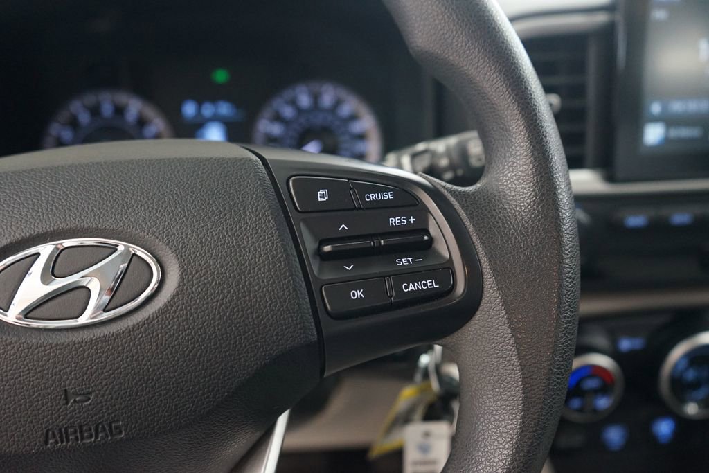 Used 2020 Hyundai Venue SEL image 28