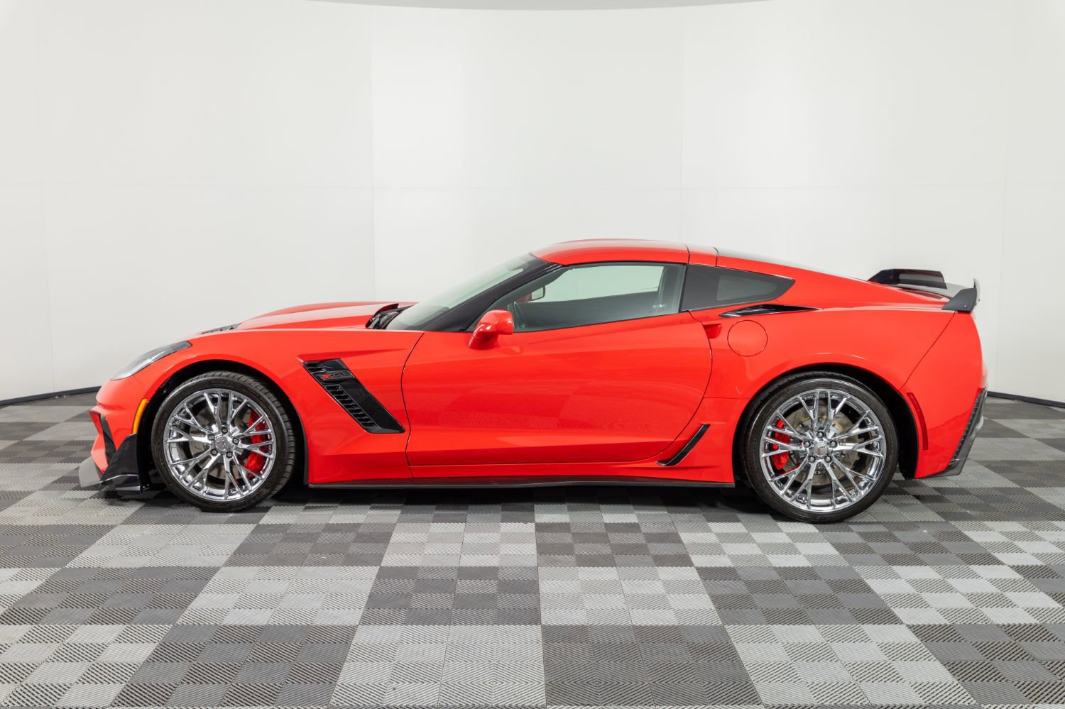 Used 2019 Chevrolet Corvette Z06 image 3