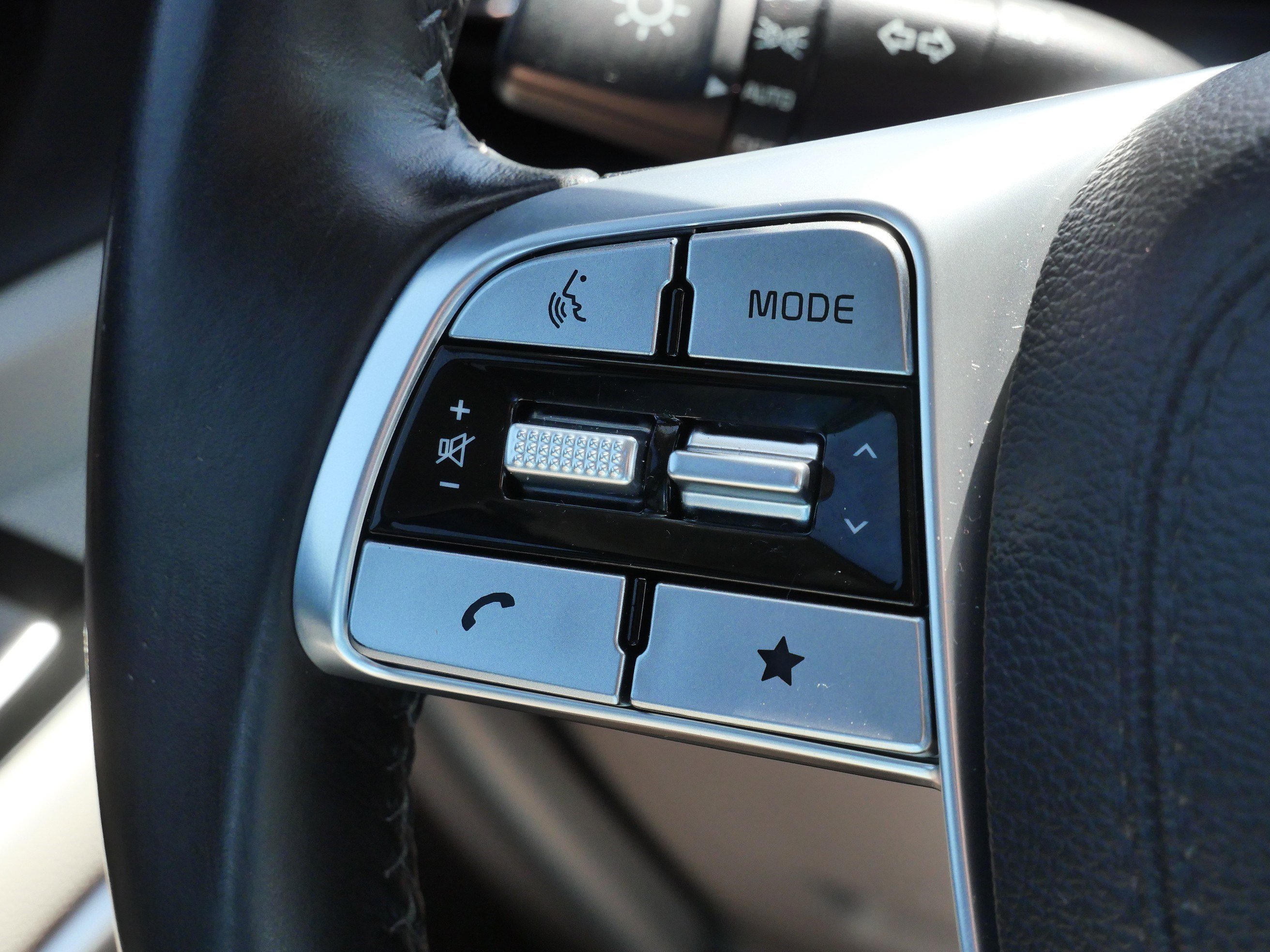 Used 2023 Kia Telluride S FWD image 33