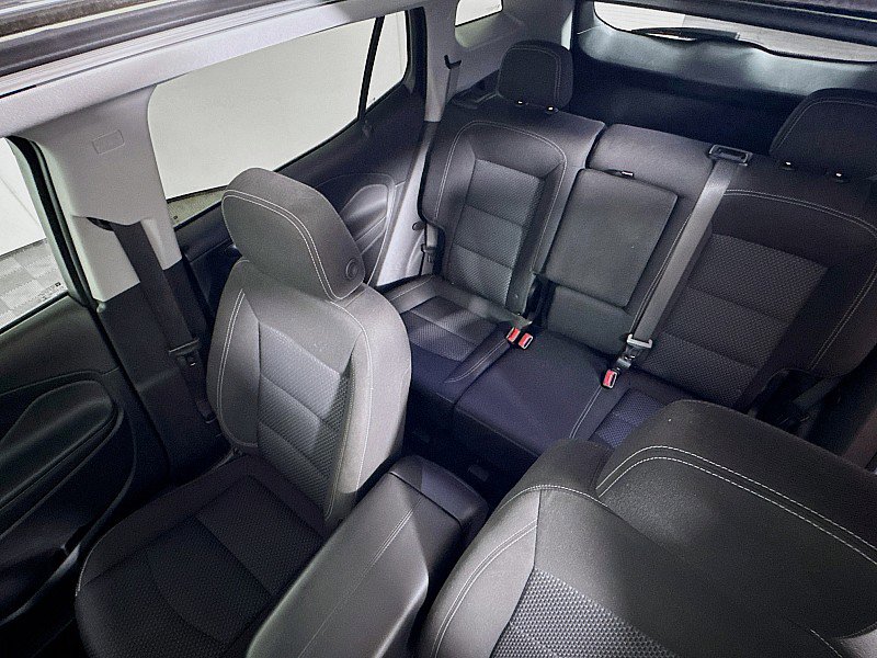 Used 2023 GMC Terrain SLE w/ Driver Convenience Package image 14