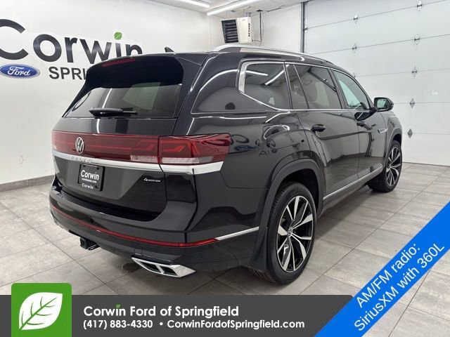 Used 2024 Volkswagen Atlas SEL Premium R-Line image 4