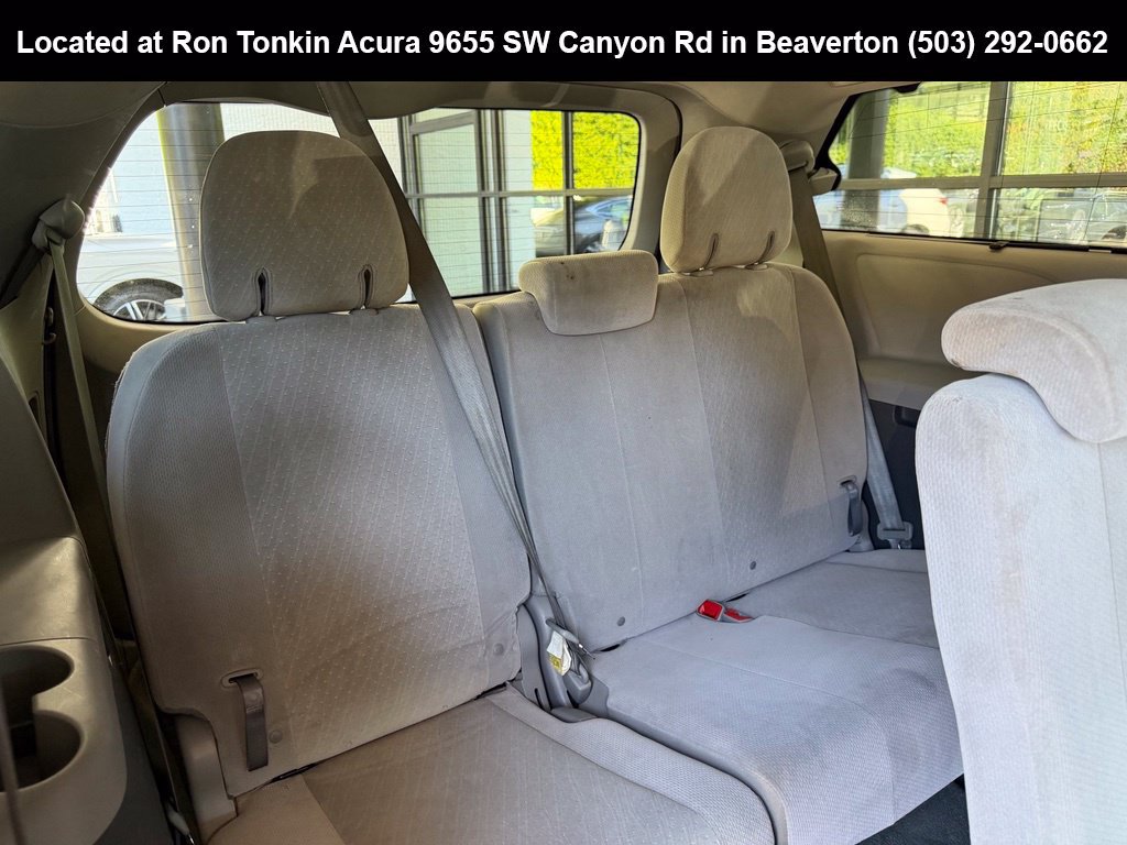 Used 2017 Toyota Sienna LE FWD image 29