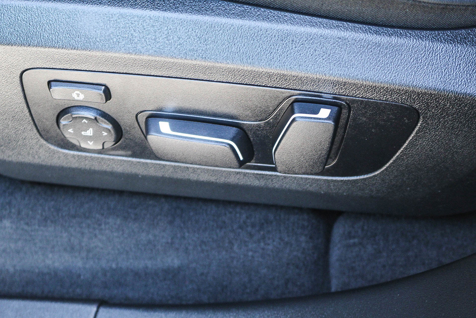 Used 2025 BMW X3 xDrive30i w/ Premium Package image 21