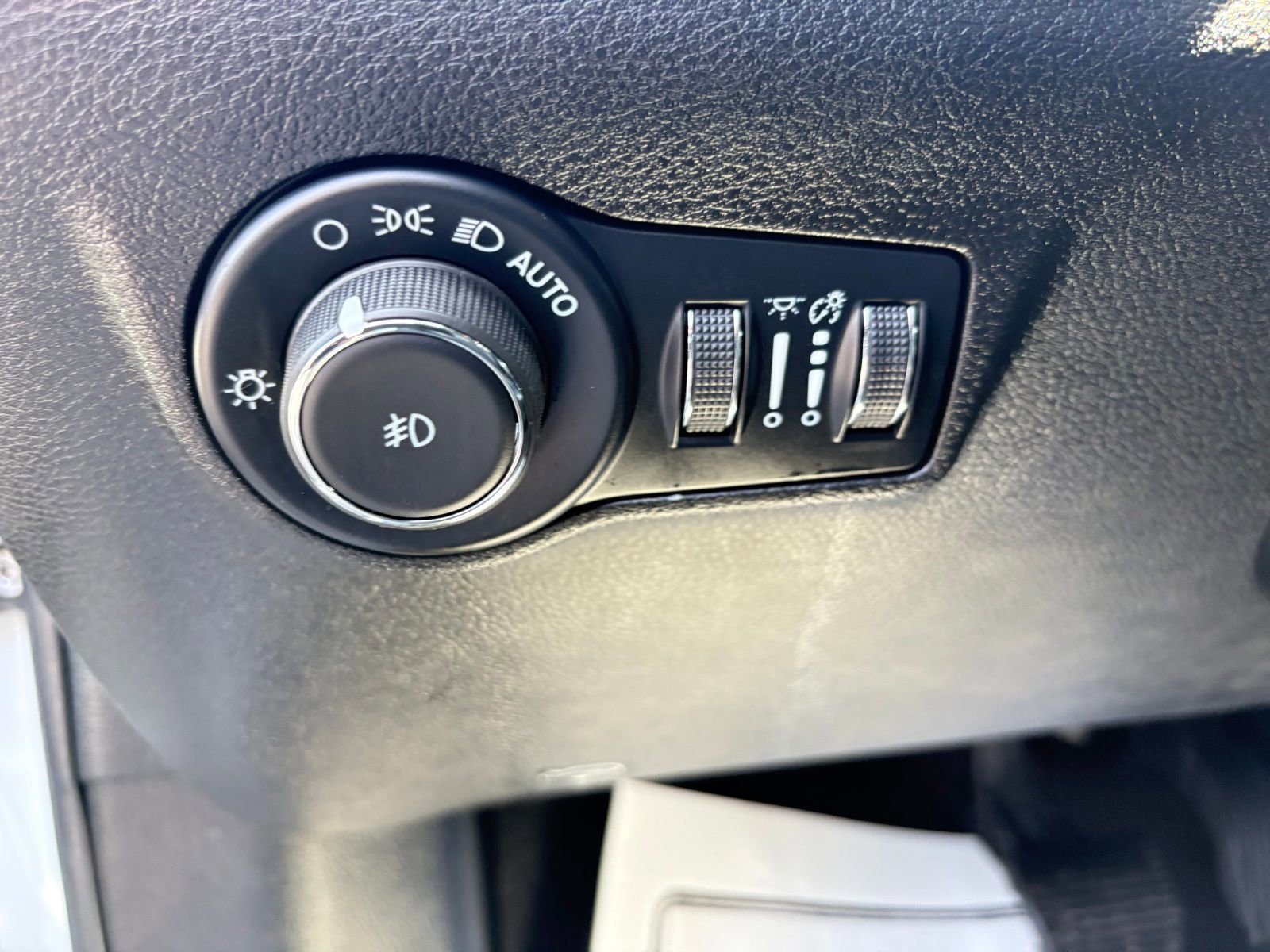 Used 2024 Jeep Compass Trailhawk image 17