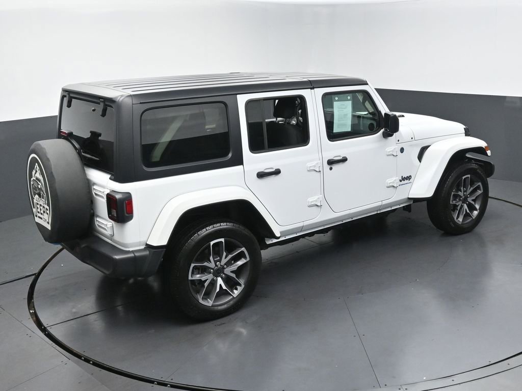 Used 2024 Jeep Wrangler Unlimited w/ Convenience Group AWD/4WD image 41