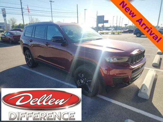 Certified 2023 Jeep Grand Cherokee L Laredo image 1