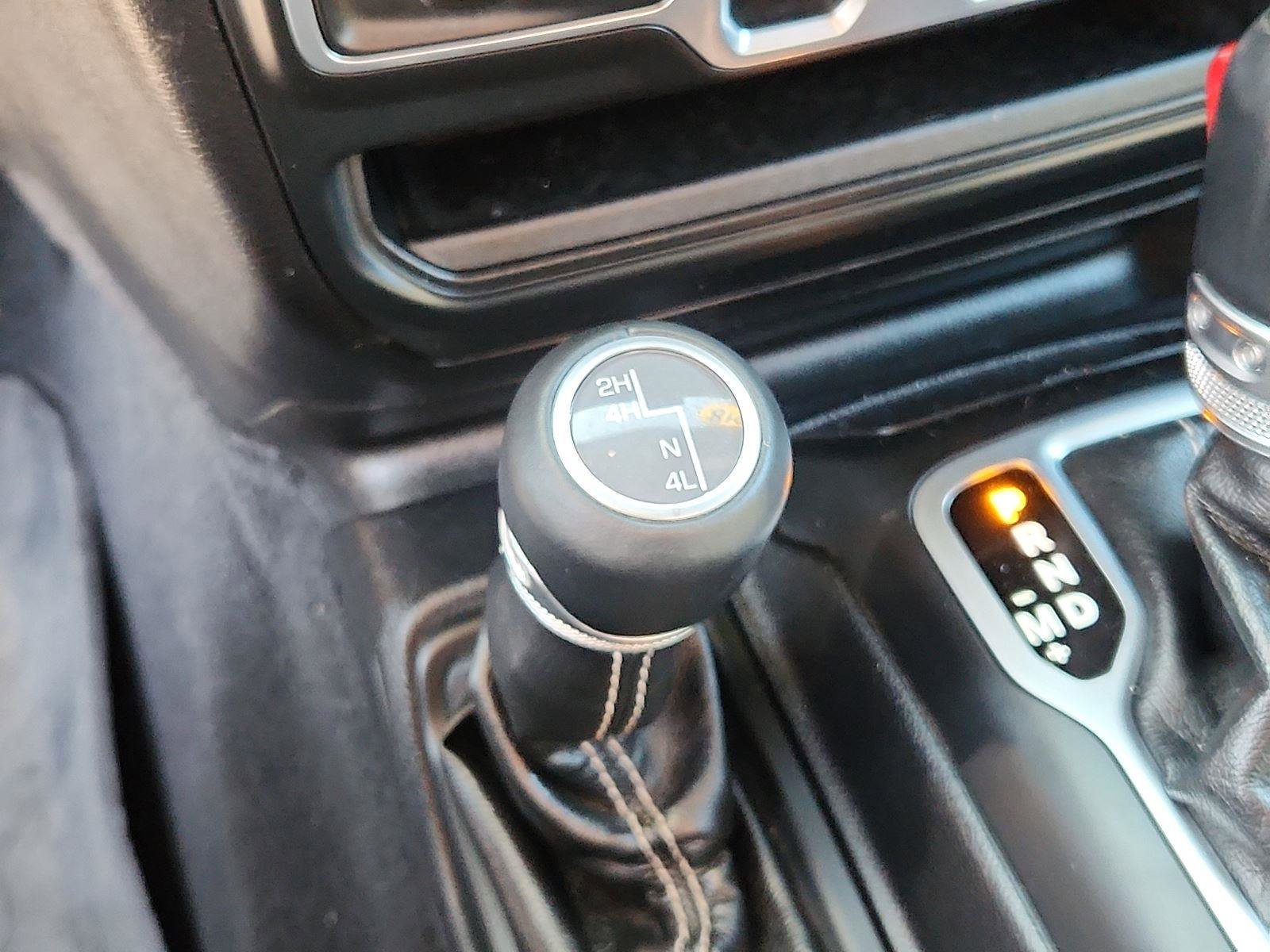 Used 2018 Jeep Wrangler Unlimited Sahara image 23