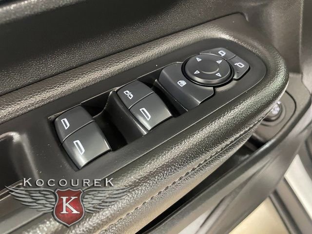 Used 2024 GMC Terrain SLT image 19