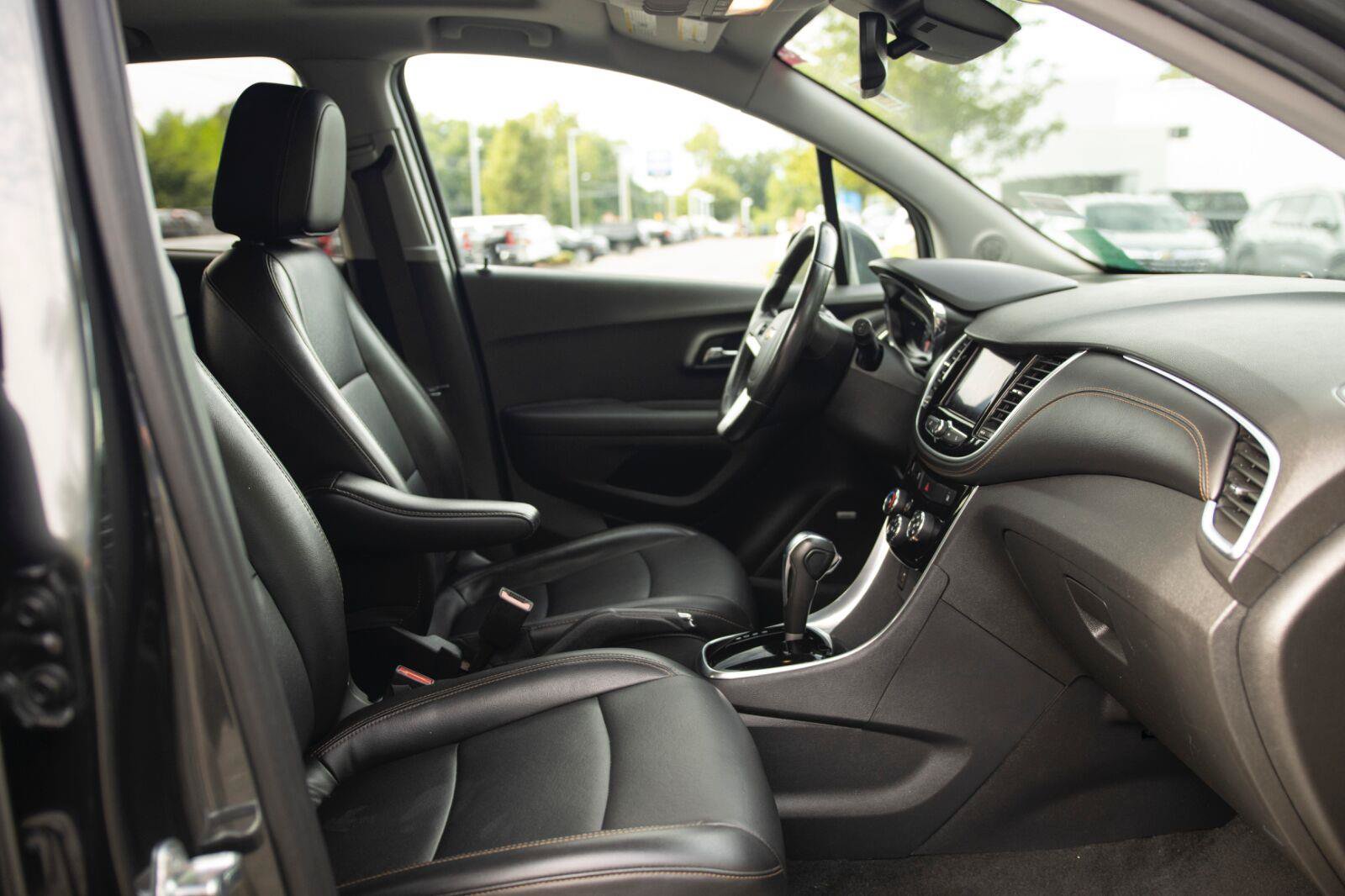 Used 2020 Chevrolet Trax Premier AWD/4WD image 16