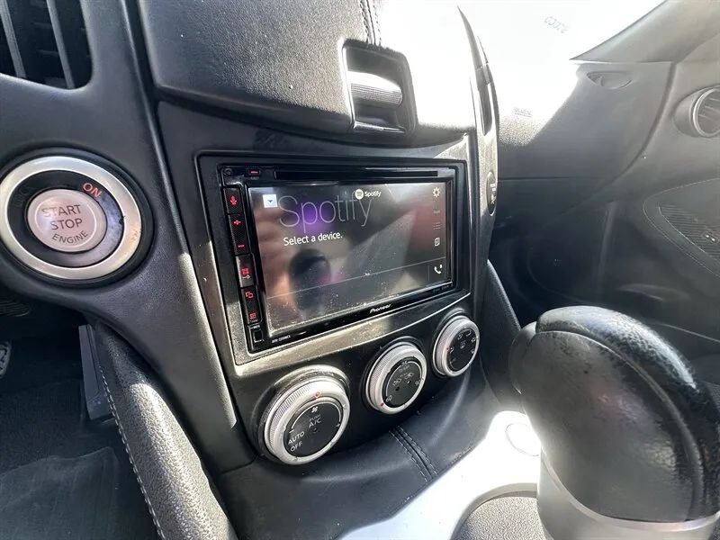 Used 2018 Nissan 370Z Coupe RWD image 29