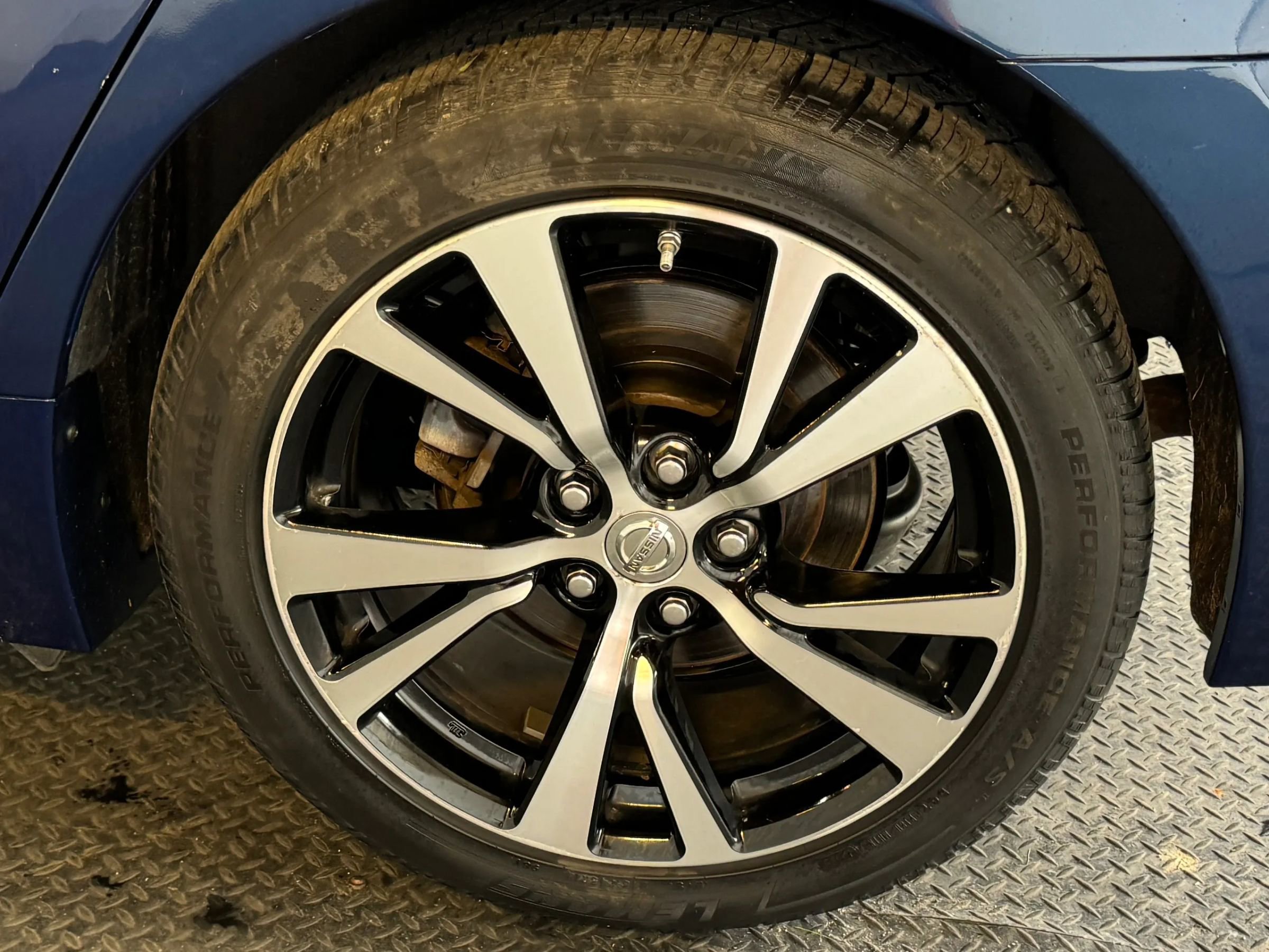 Used 2018 Nissan Maxima 3.5 SV image 11