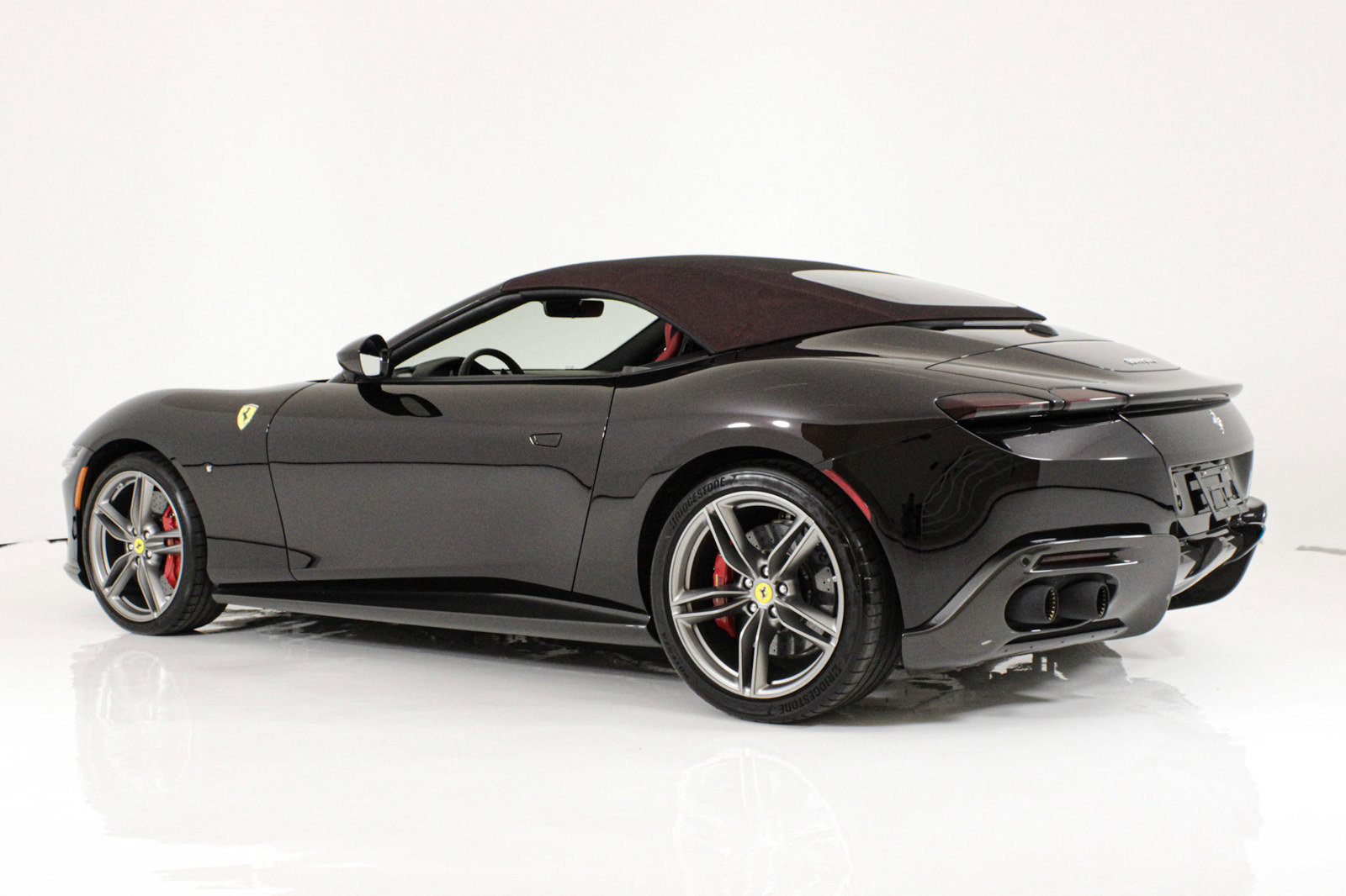 Certified 2024 Ferrari Roma Spider RWD image 8