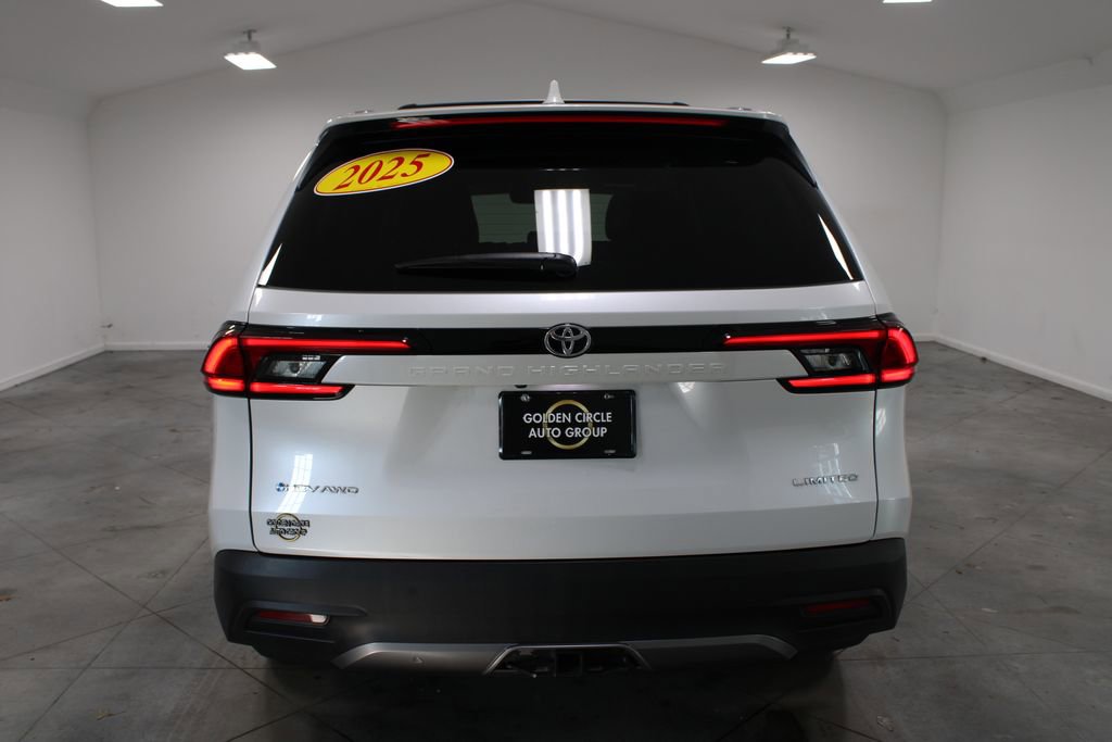 Used 2025 Toyota Grand Highlander Limited image 8