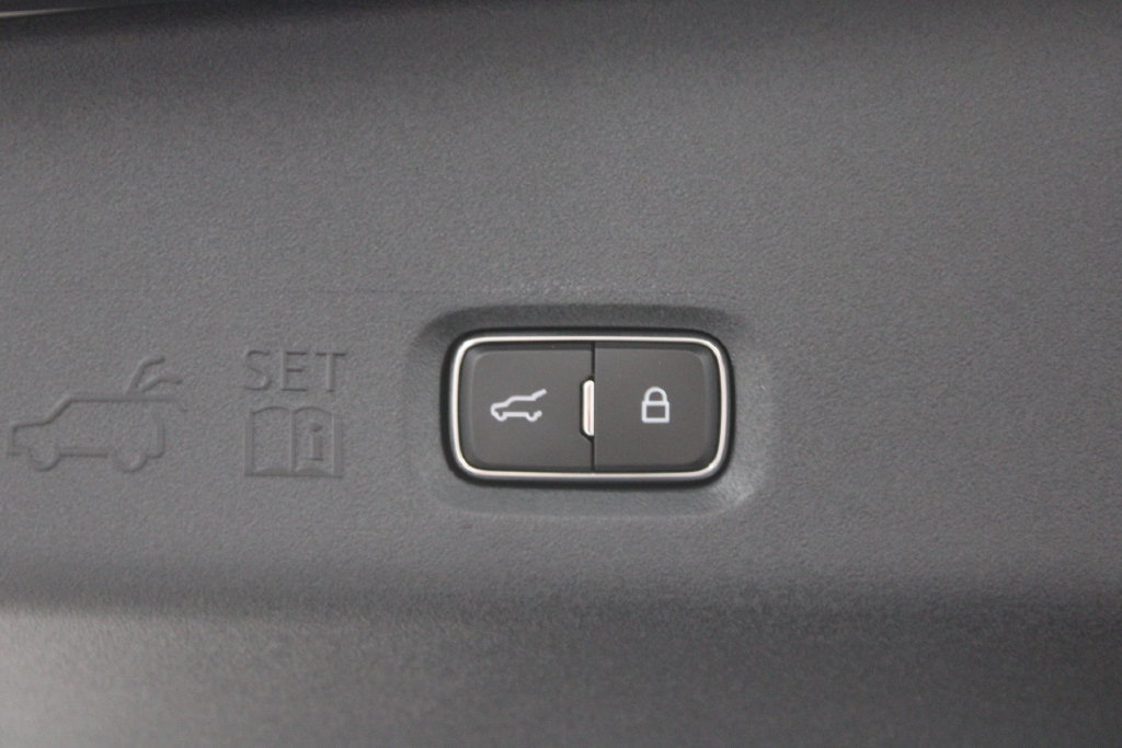 New 2027 Lincoln Navigator Reserve AWD/4WD image 16