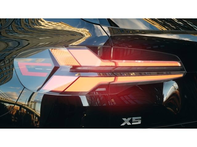 New 2026 BMW X5 M60i w/ Climate Comfort Package image 8
