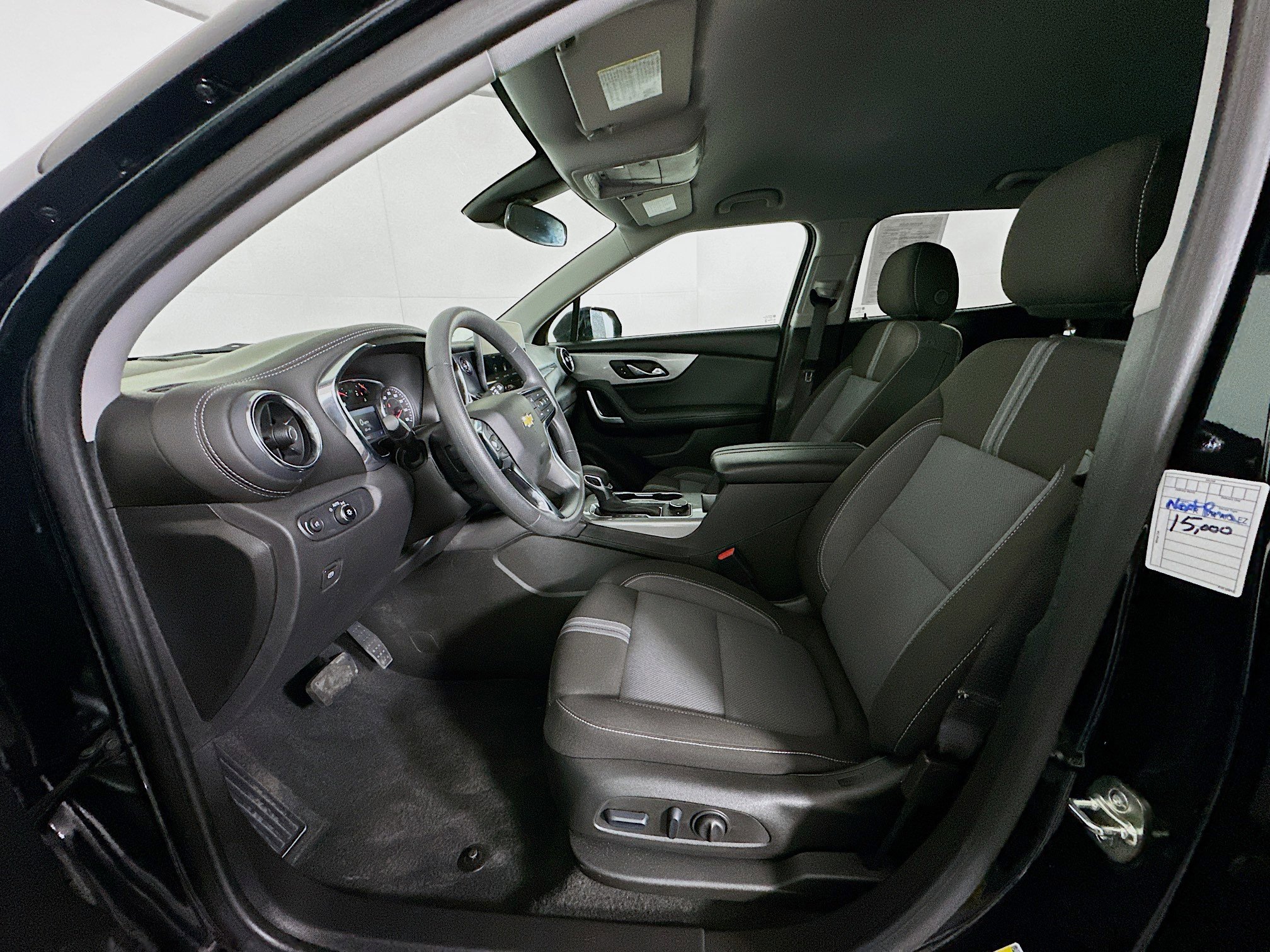 Used 2025 Chevrolet Blazer LT FWD image 13