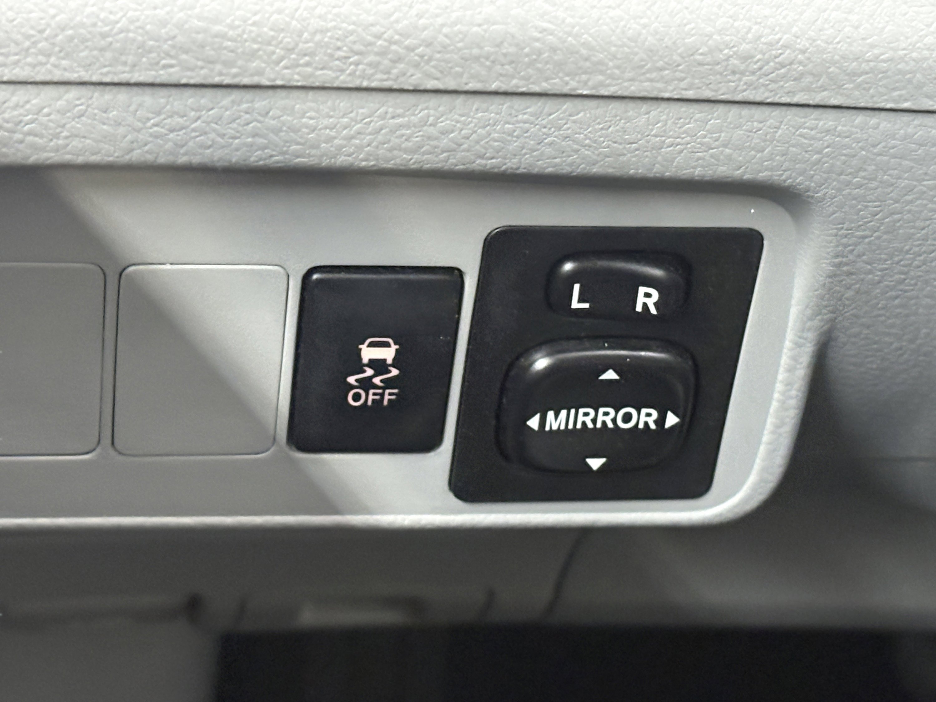 Used 2010 Toyota Corolla LE image 16