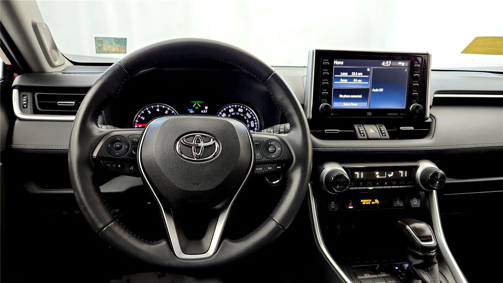 Used 2020 Toyota RAV4 XLE Premium image 28