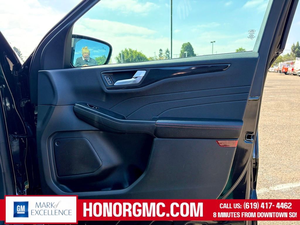 Used 2024 Ford Escape ST-Line image 24