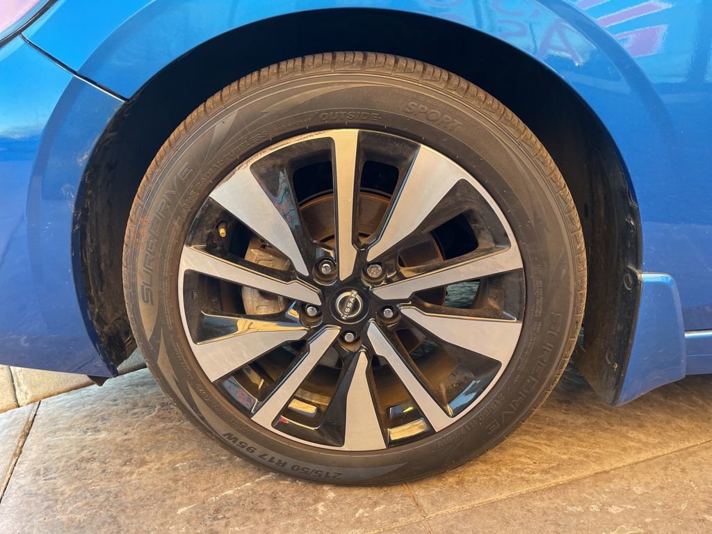 Used 2024 Nissan Sentra SV w/ SV Premium Package image 28