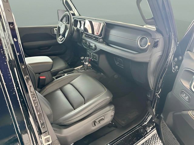 Used 2025 Jeep Wrangler Sahara w/ Safety Group image 16