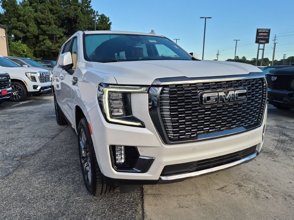 Used 2024 GMC Yukon XL Denali Ultimate AWD/4WD image 5