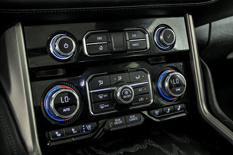 Used 2021 GMC Yukon XL Denali w/ Denali Premium Package AWD/4WD image 31
