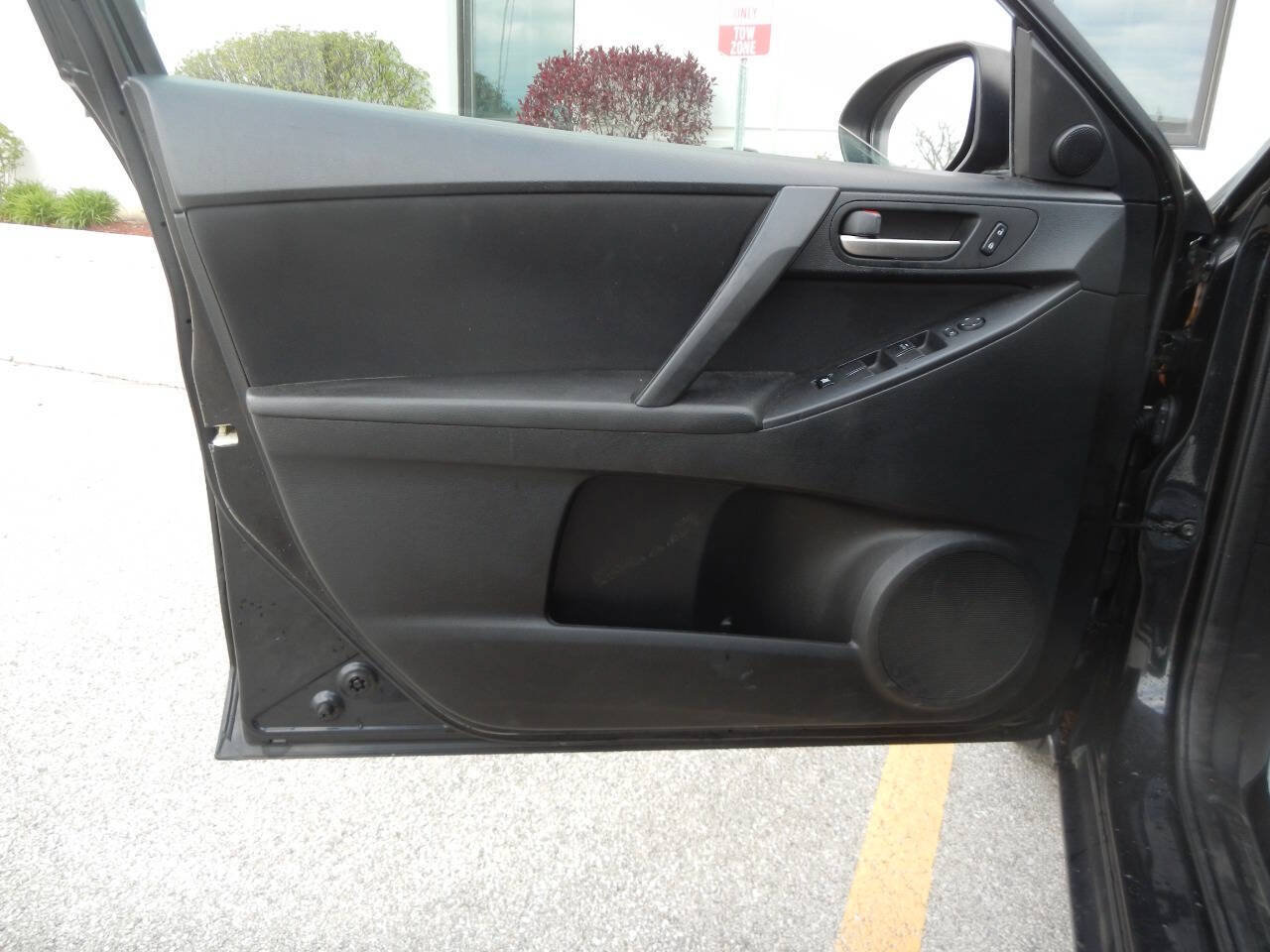 Used 2012 MAZDA MAZDA3 i Touring FWD image 24