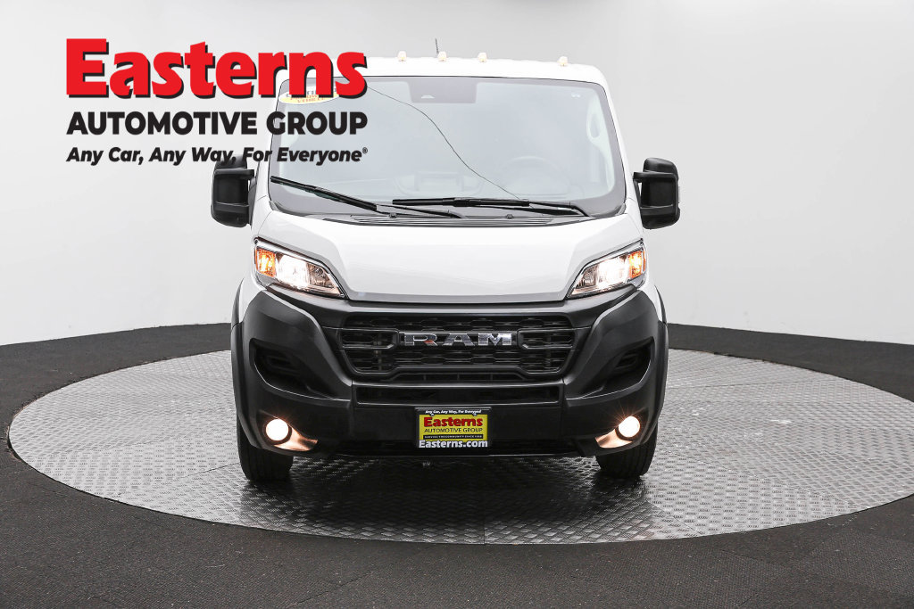 Used 2025 RAM ProMaster 2500 w/ Convenience Group FWD image 3