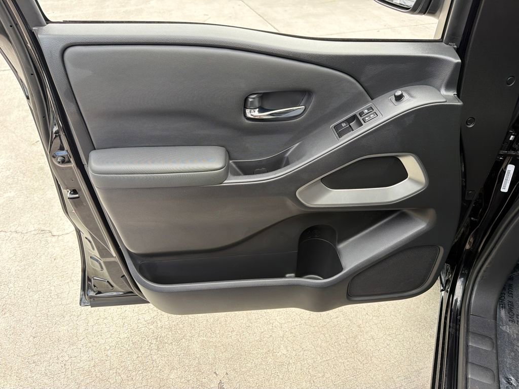 Used 2024 Nissan Frontier SV w/ SV Convenience Package image 16