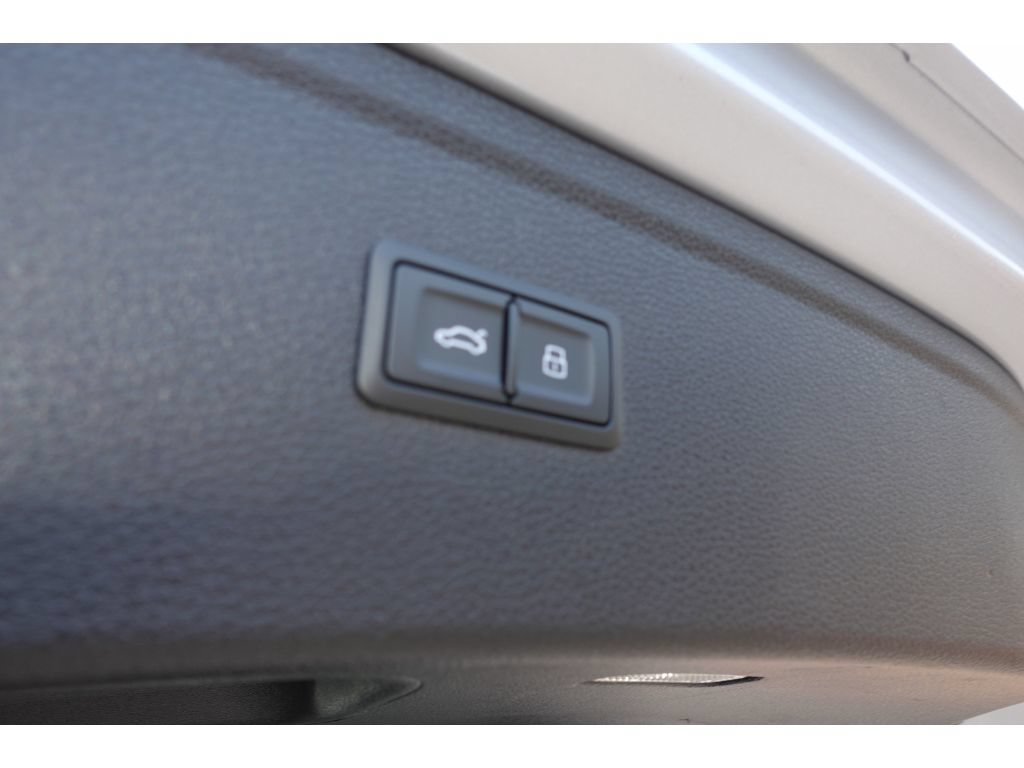 Used 2023 Audi Q5 2.0T Premium w/ Convenience Package AWD/4WD image 27