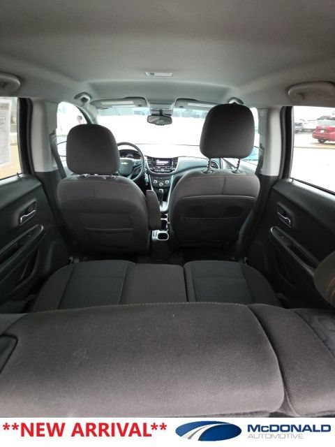 Used 2021 Chevrolet Trax LS w/ Tint and Cruise Package AWD/4WD image 17